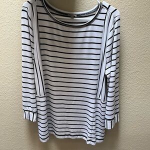 ❤️Talbots tunic in black & white